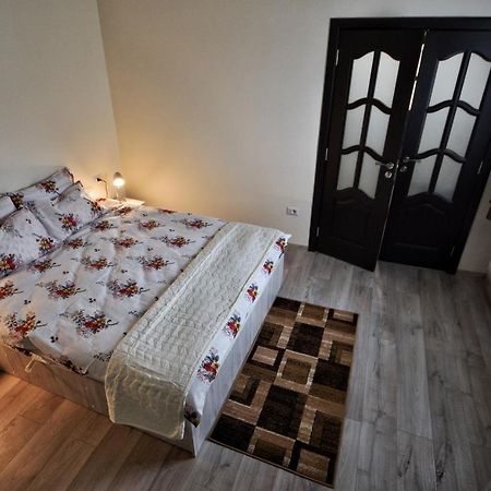 Flori'S Apartment Brasov Exterior photo